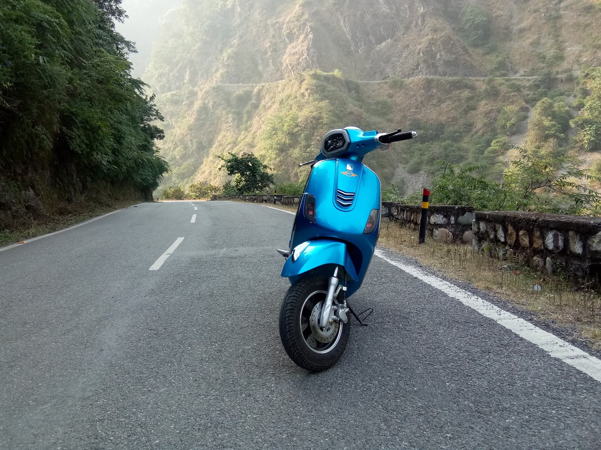 Indian companies should make electric 2-wheelers for global market: Amitabh Kant