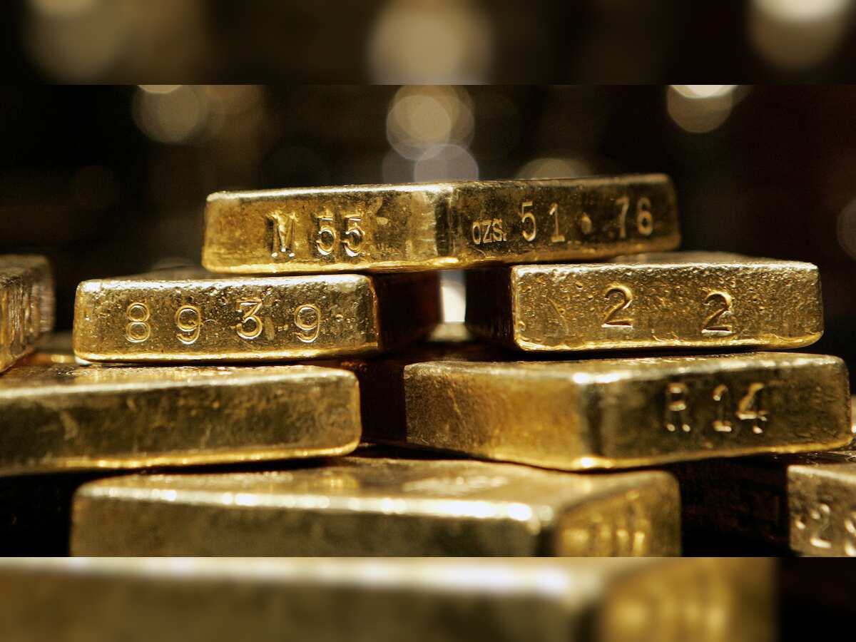 Central bank demand propels safe-haven gold to record peak