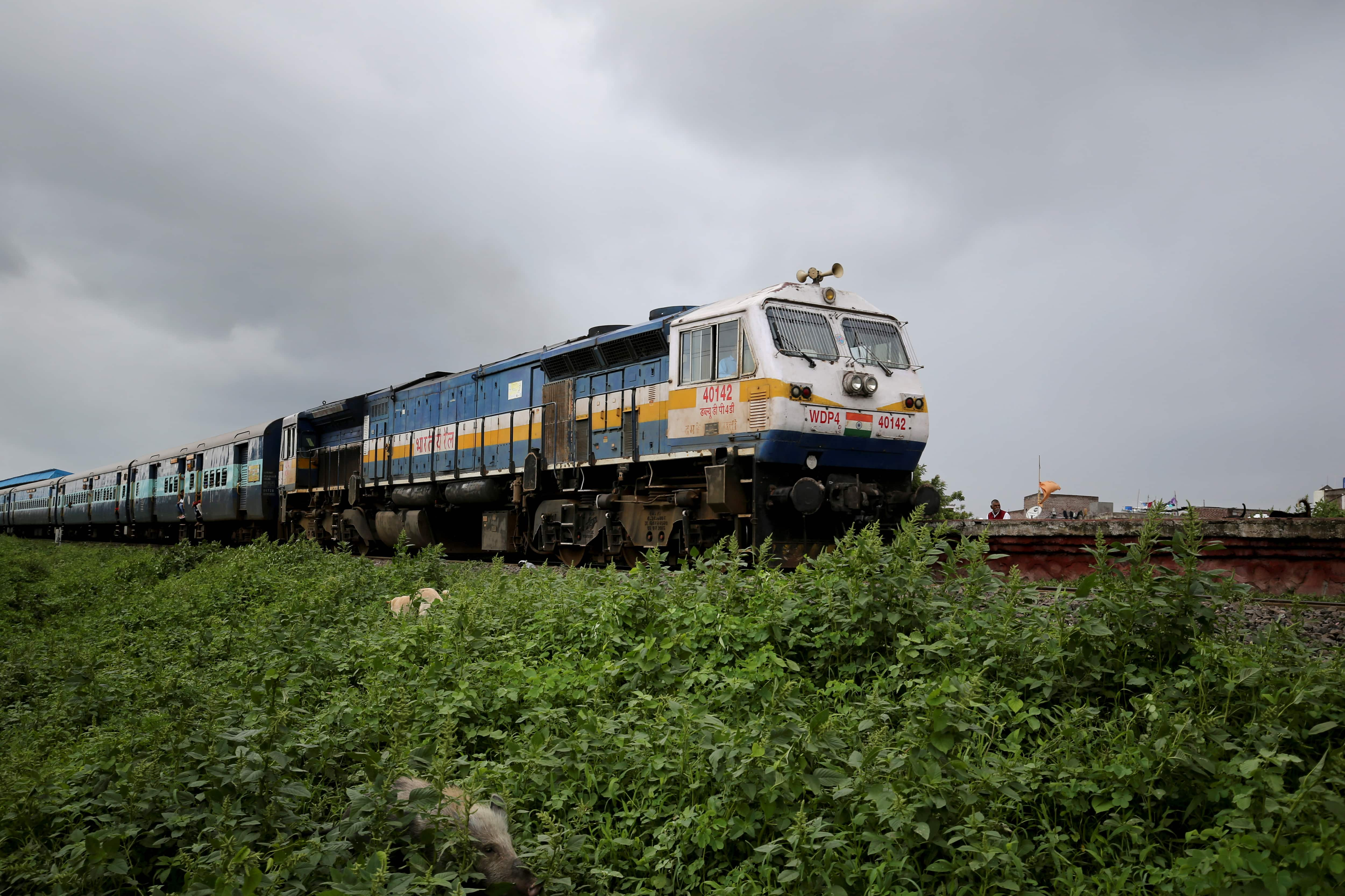 Western Railways cancels 10 trains, reschedules or partially cancels ...