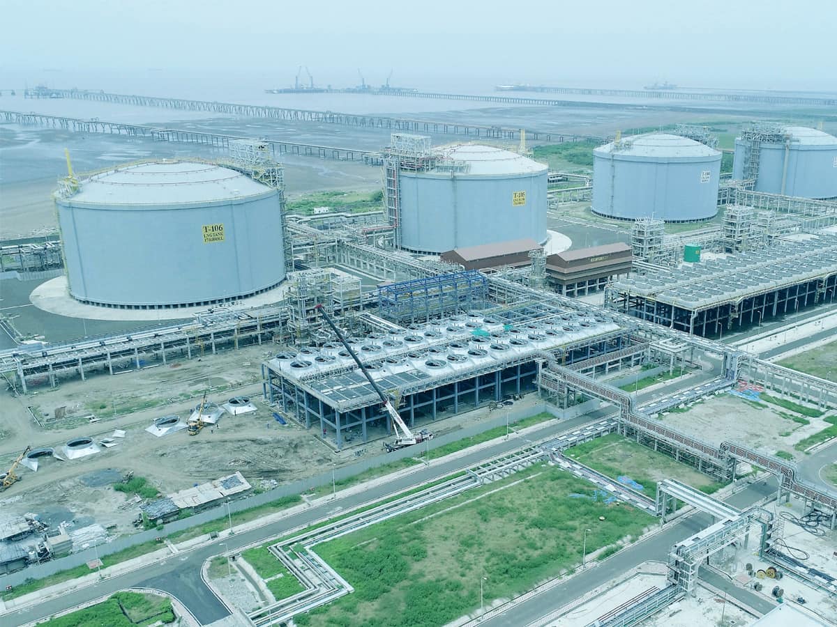 Buy Petronet LNG Stock, says Vishvesh Chauhan