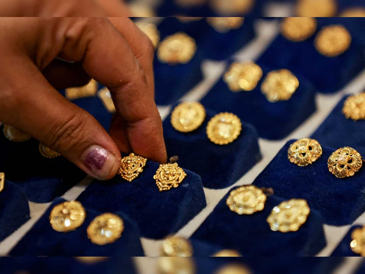 Gold futures rise Rs 245 to Rs 71,585 per 10 gm 