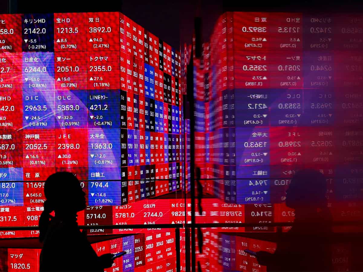 Asian Markets News: Shares fall on global rate scare, yen plumbs 34-yr low