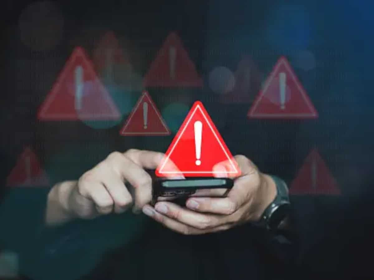 Apple issues threat alerts to iPhone users amidst rising spyware attacks