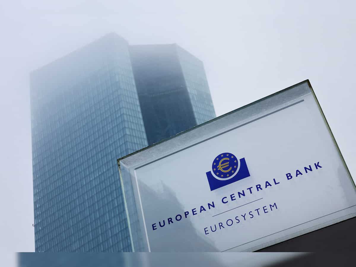 ECB holds rates at record highs, signals upcoming cut
