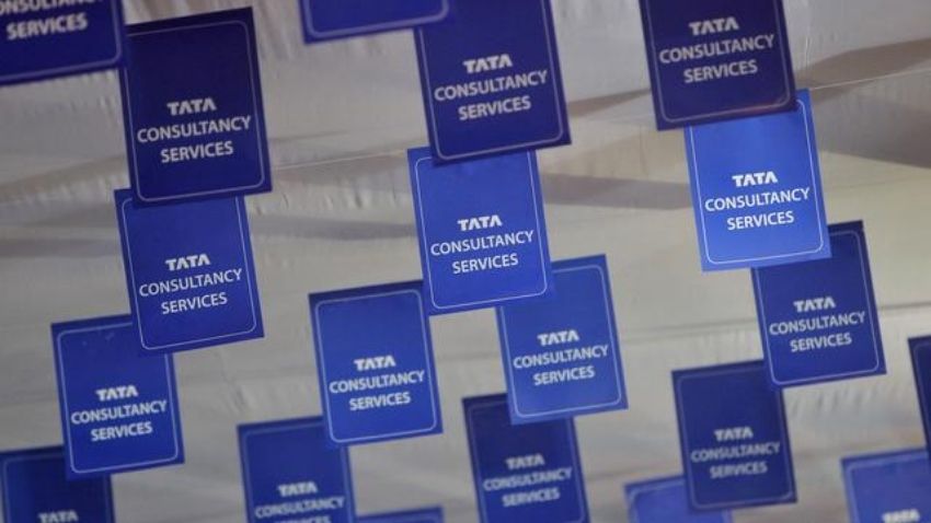 TCS sees net headcount drop for first time