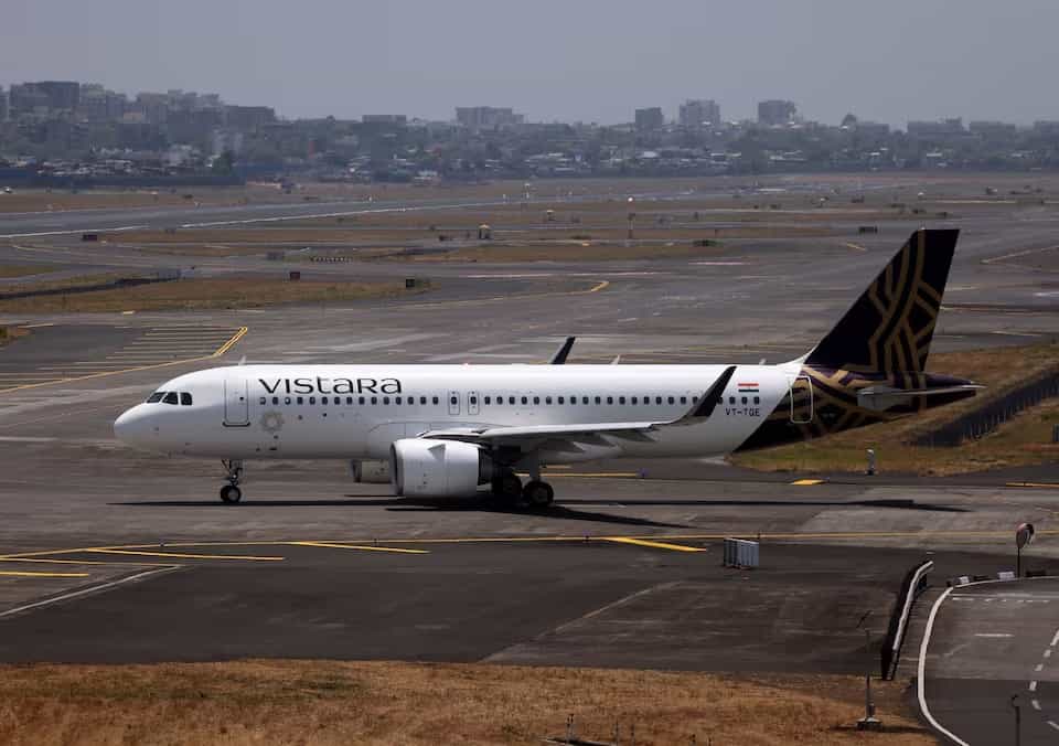 Vistara flights from Mumbai, Trivandrum, Bhubaneswar diverted to Lucknow, Amritsar due to bad weather around Delhi Airport