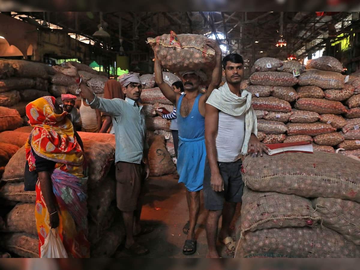 Wholesale inflation worsens to 0.53% in March from 0.20% in February 