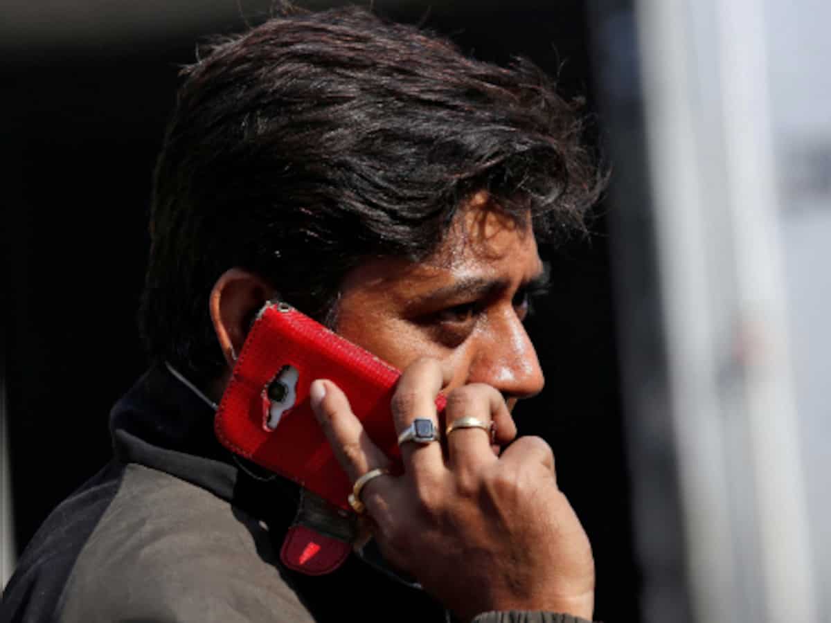 Mobile phone users can't access this call forwarding facility from today