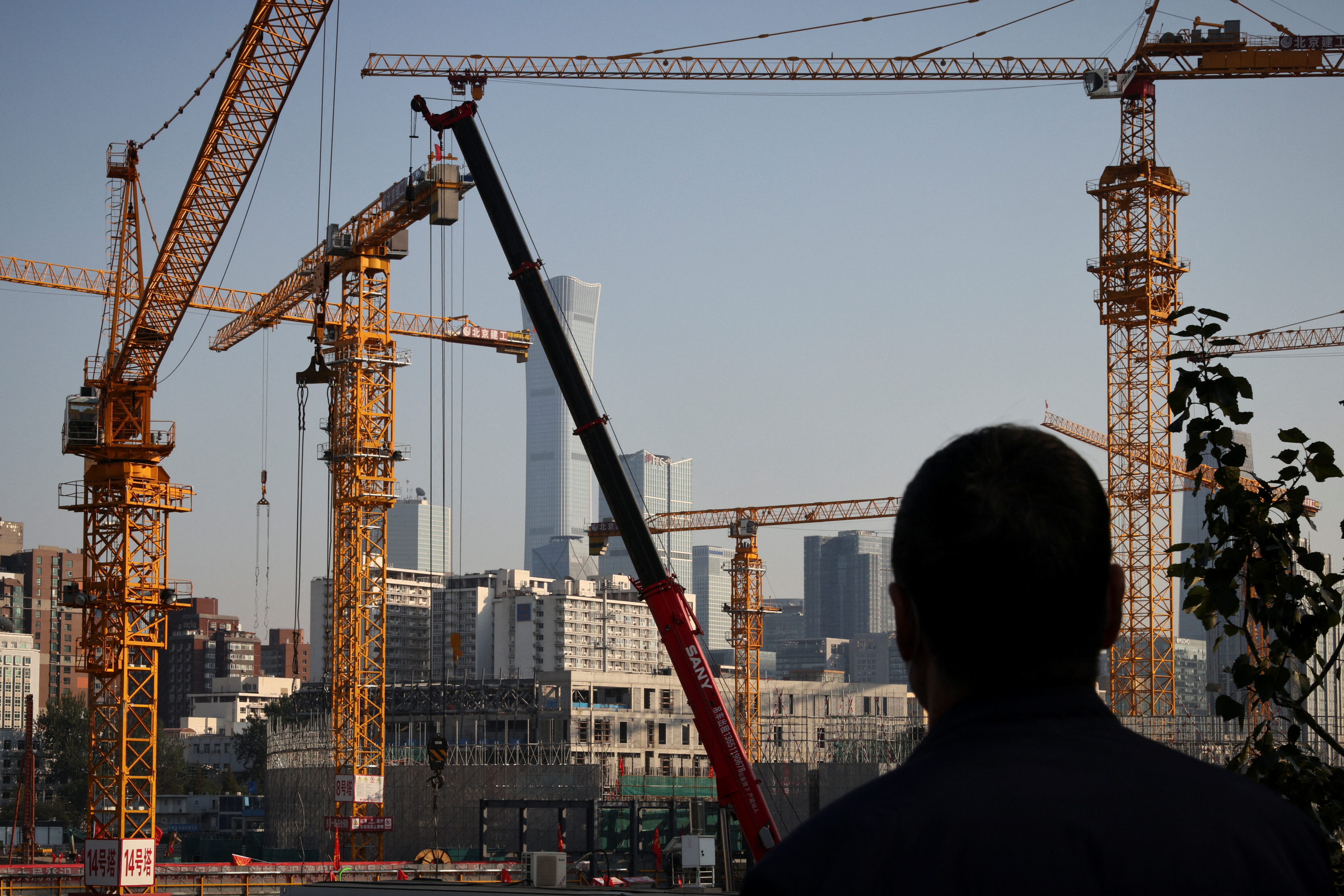 China's economy grew 5.3% in first quarter, beating