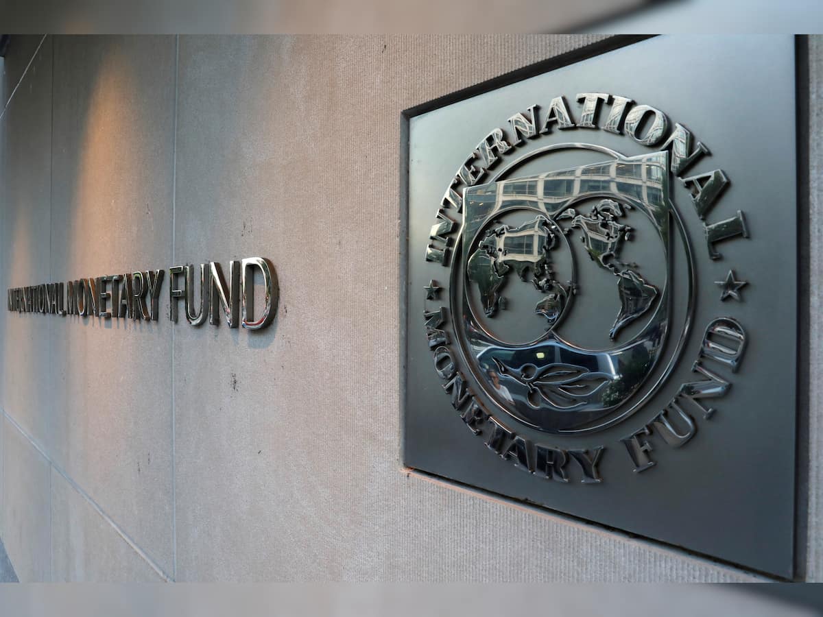 IMF tells Asian central banks not to follow Fed too closely