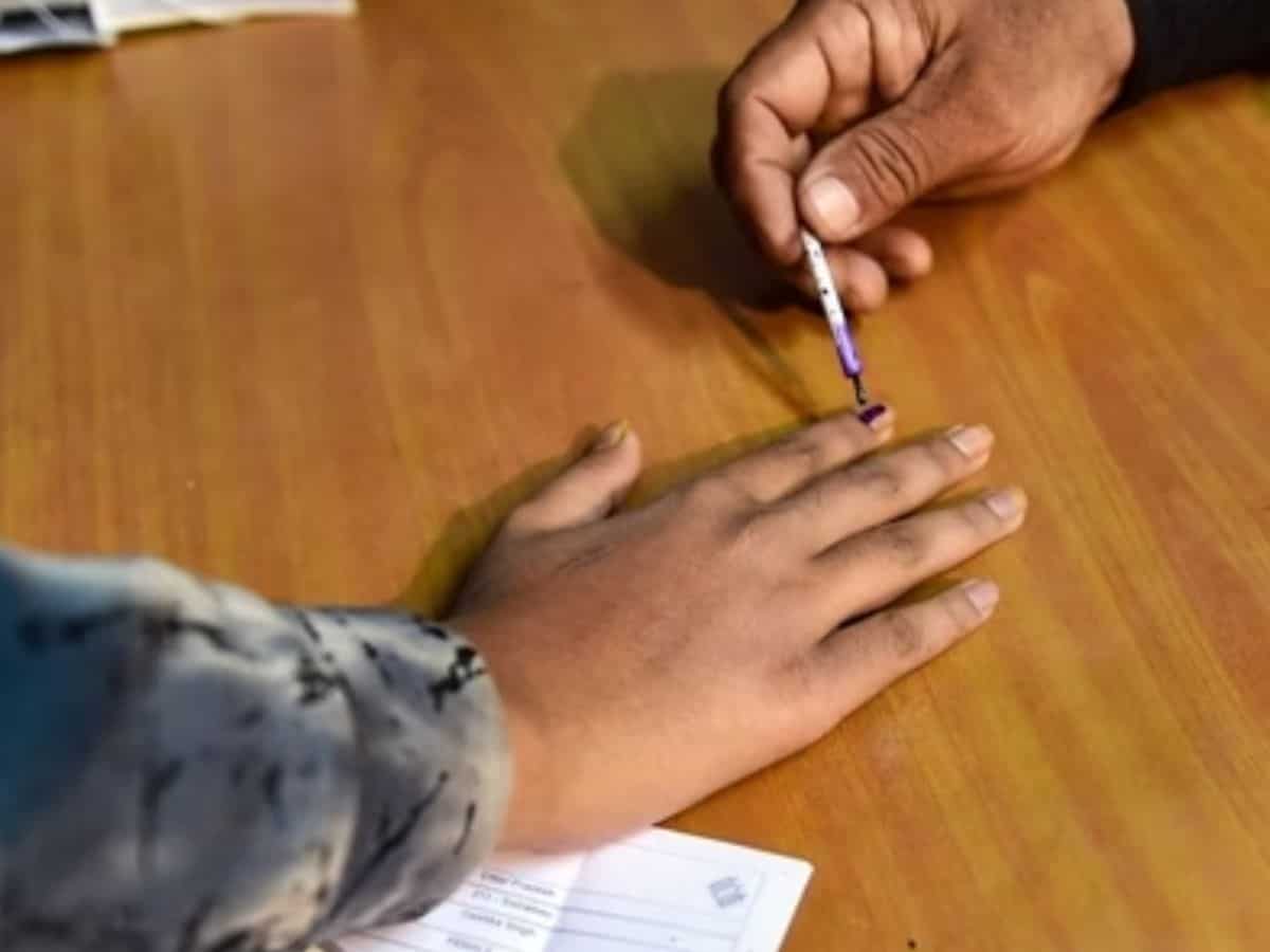 Maharashtra: Voting begins in 5 Lok Sabha seats in first phase Nagpur
