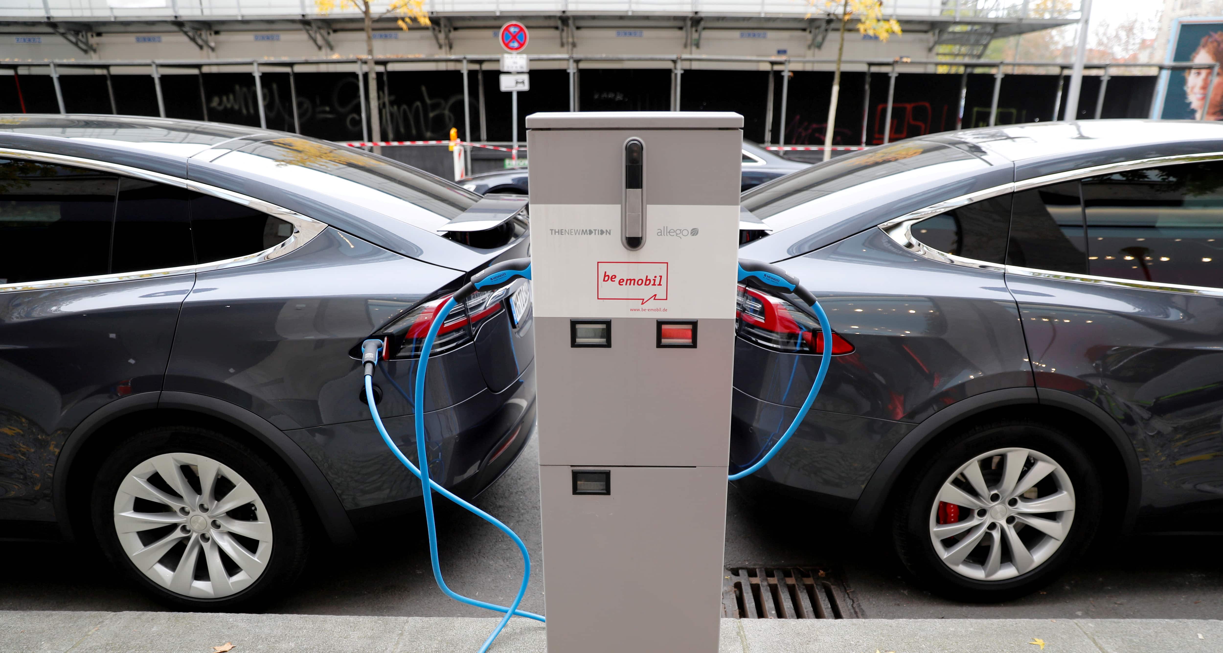 20 energy firms create alliance for EV charging via UPI-like system in India