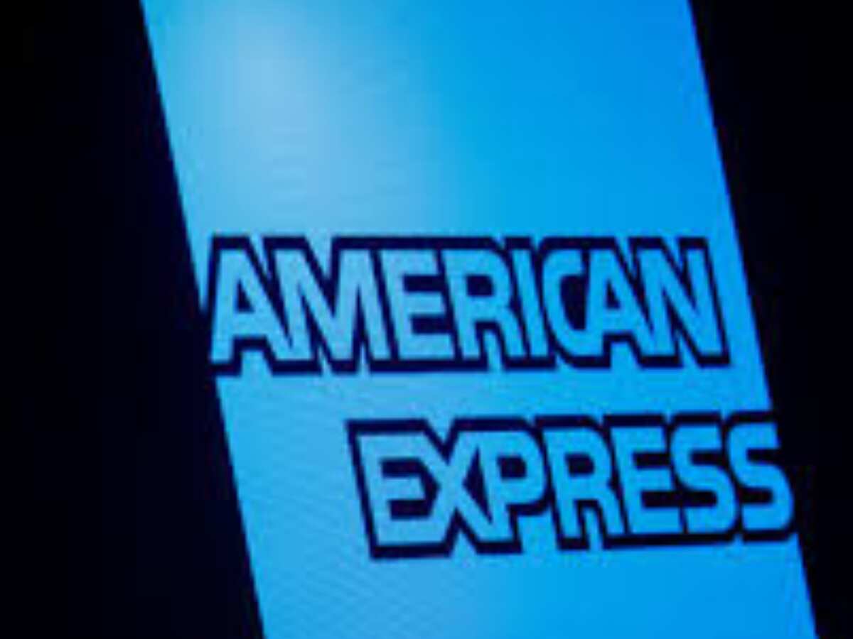 American Express profits jump 34%, helped by jump in new customers, higher spending