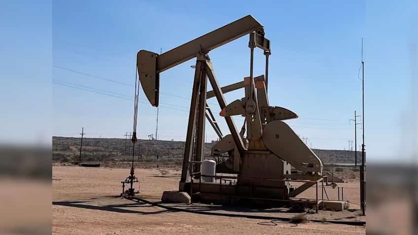 Oil prices retreat as US crude build, rate cut concerns come to the fore