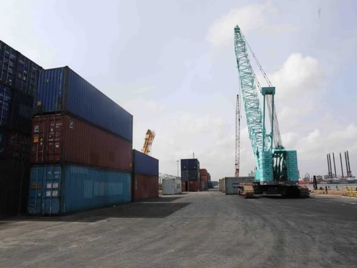 Pakistan: Government employees stage strike at Karachi port