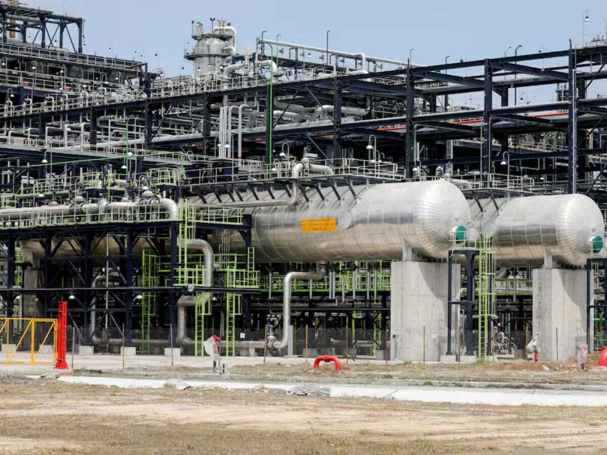 Oil prices pare gains on US inflation concerns