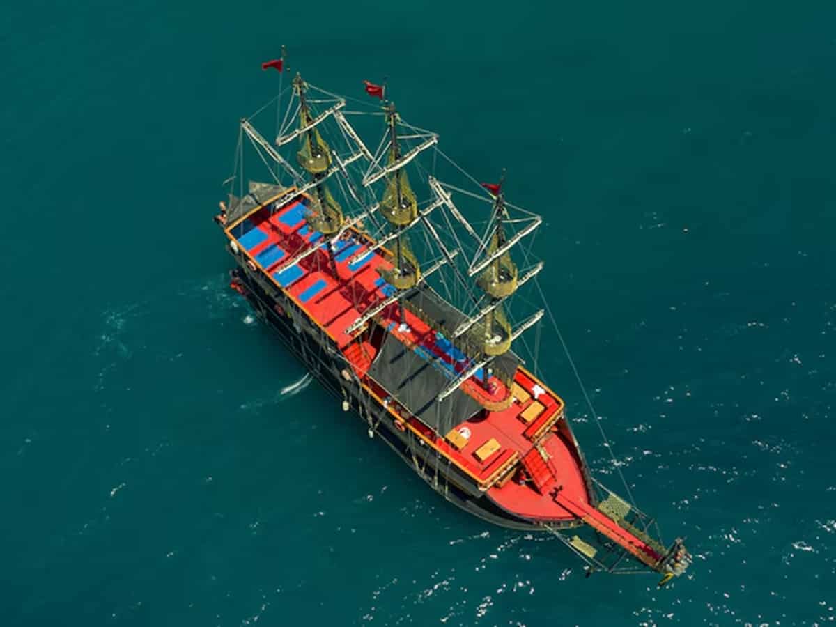 Three Russian firms get approval to provide marine insurance cover to tankers