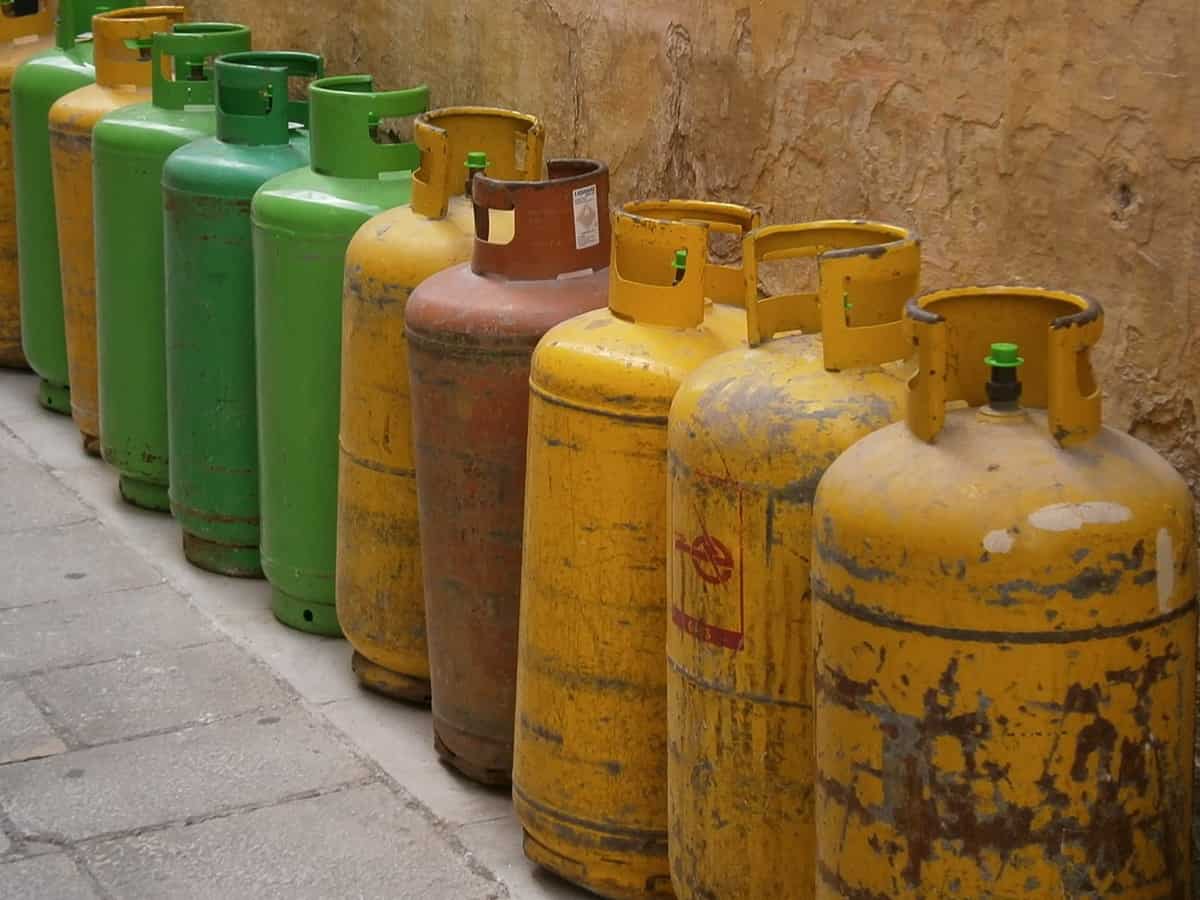 How to book LPG gas cylinder, check status online