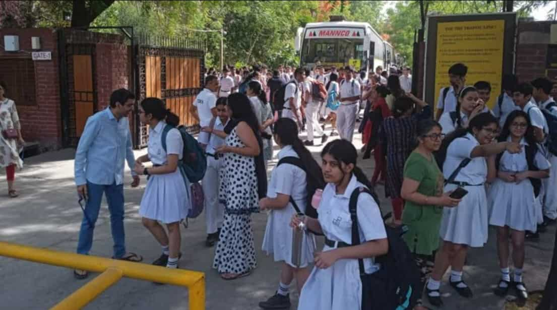 Hoax Bomb Threat: Delhi Govt Issues Advisory For Schools | Zee Business