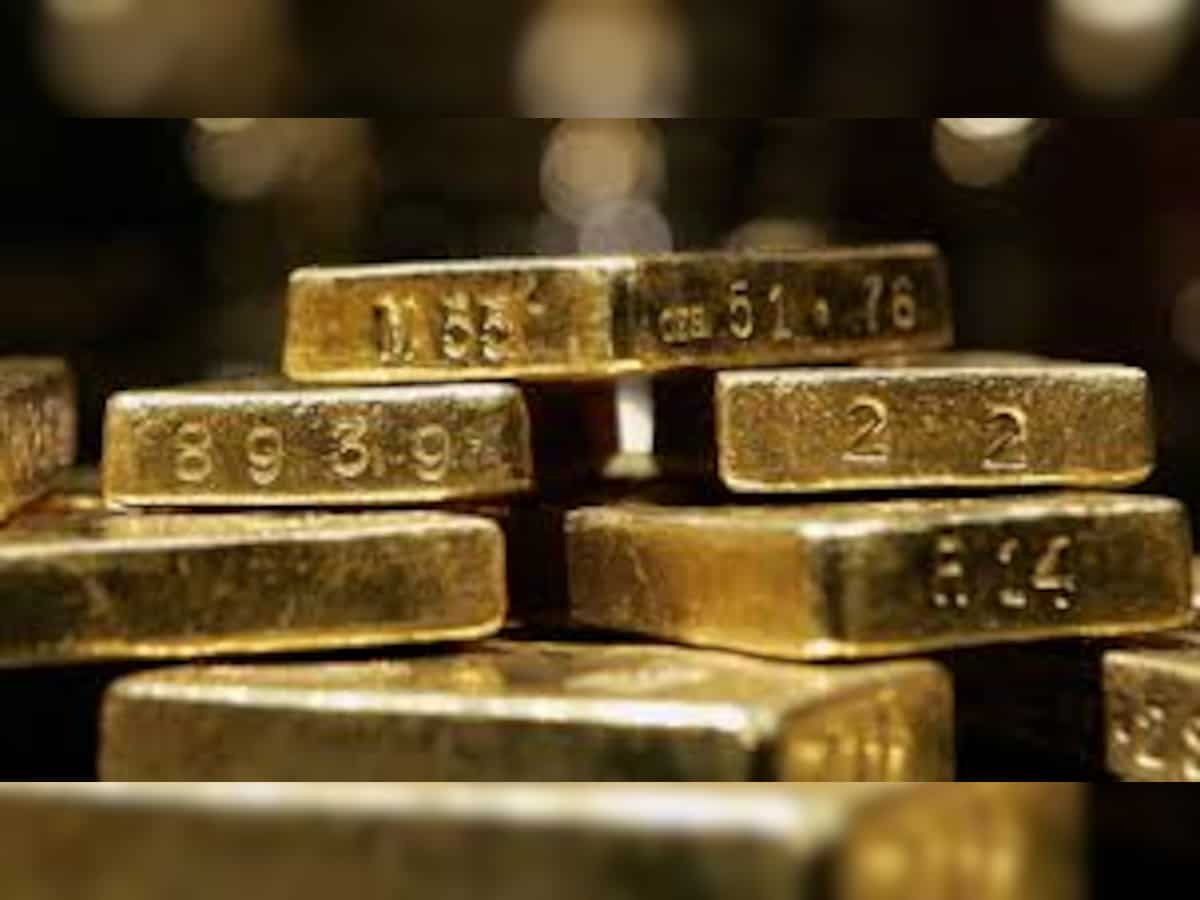 Gold futures rise Rs 188 to Rs 70,913 per 10 g