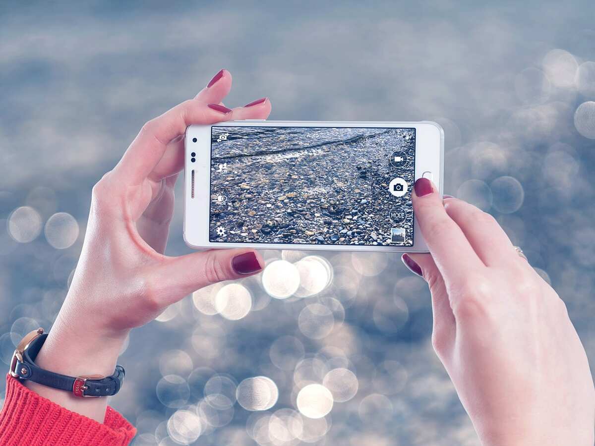 Best smartphones under 25K with stunning displays Zee Business