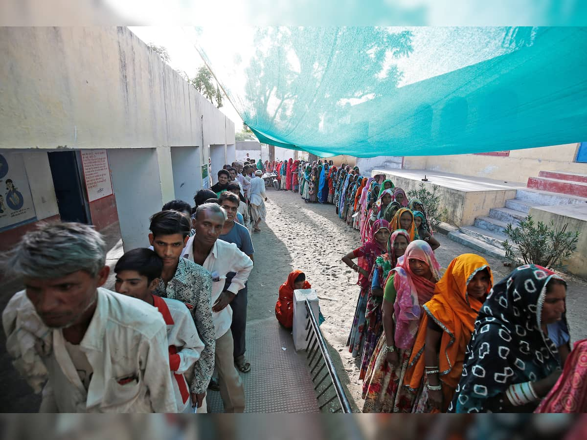 Polling underway peacefully in four Lok Sabha seats in West Bengal, 15.85% turnout recorded till 9 am