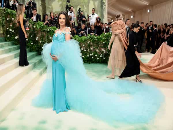 Lea Michele flaunts her baby bump in blue