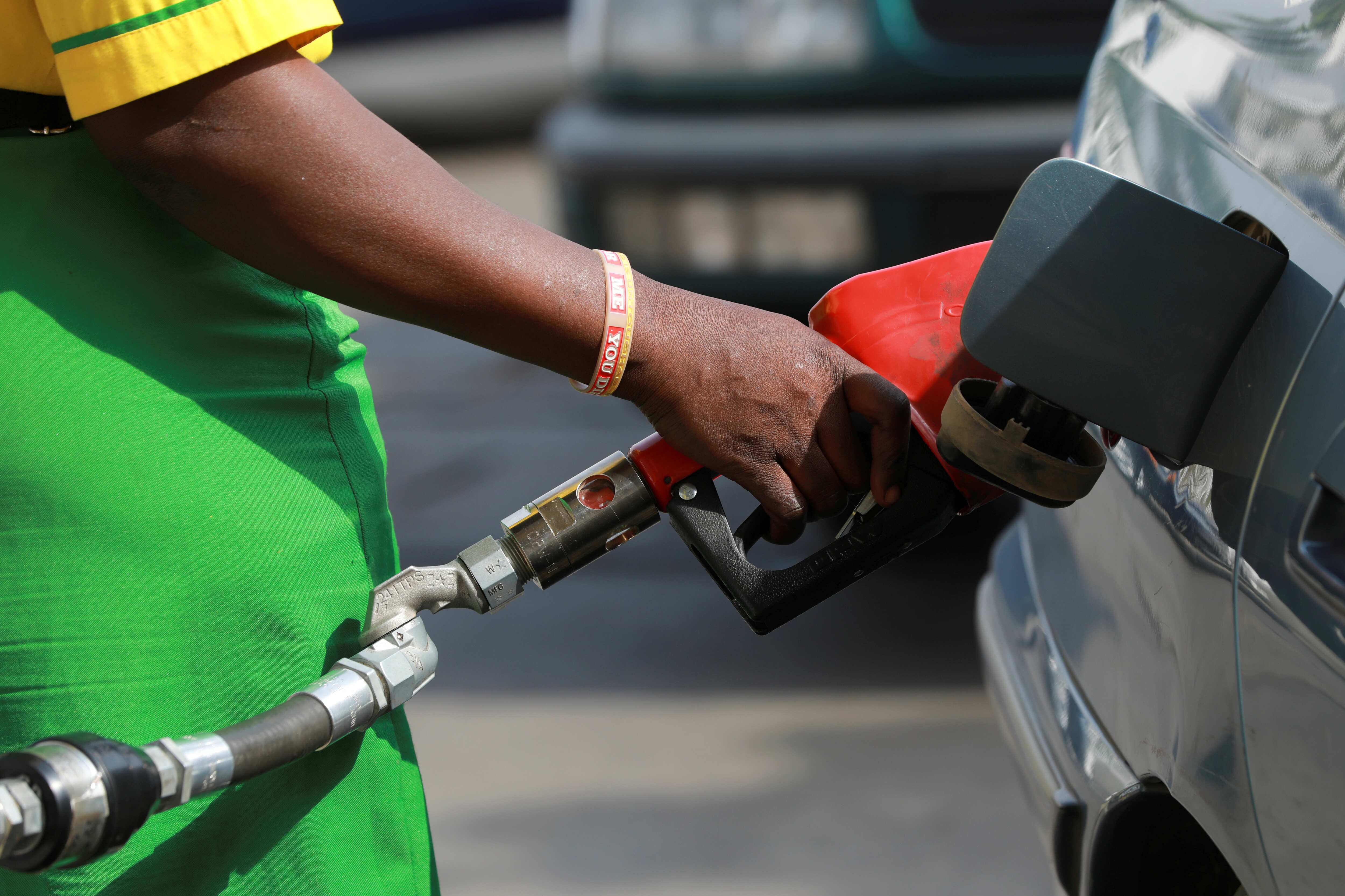 Country's April fuel demand edges up 6.1% year-on-year