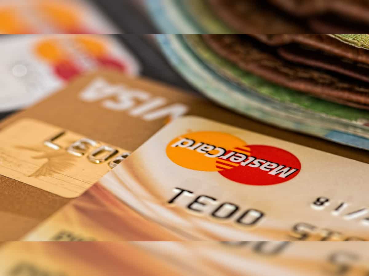 Credit Card Tips: Should you carry one card for all purposes or different cards for different purposes?
