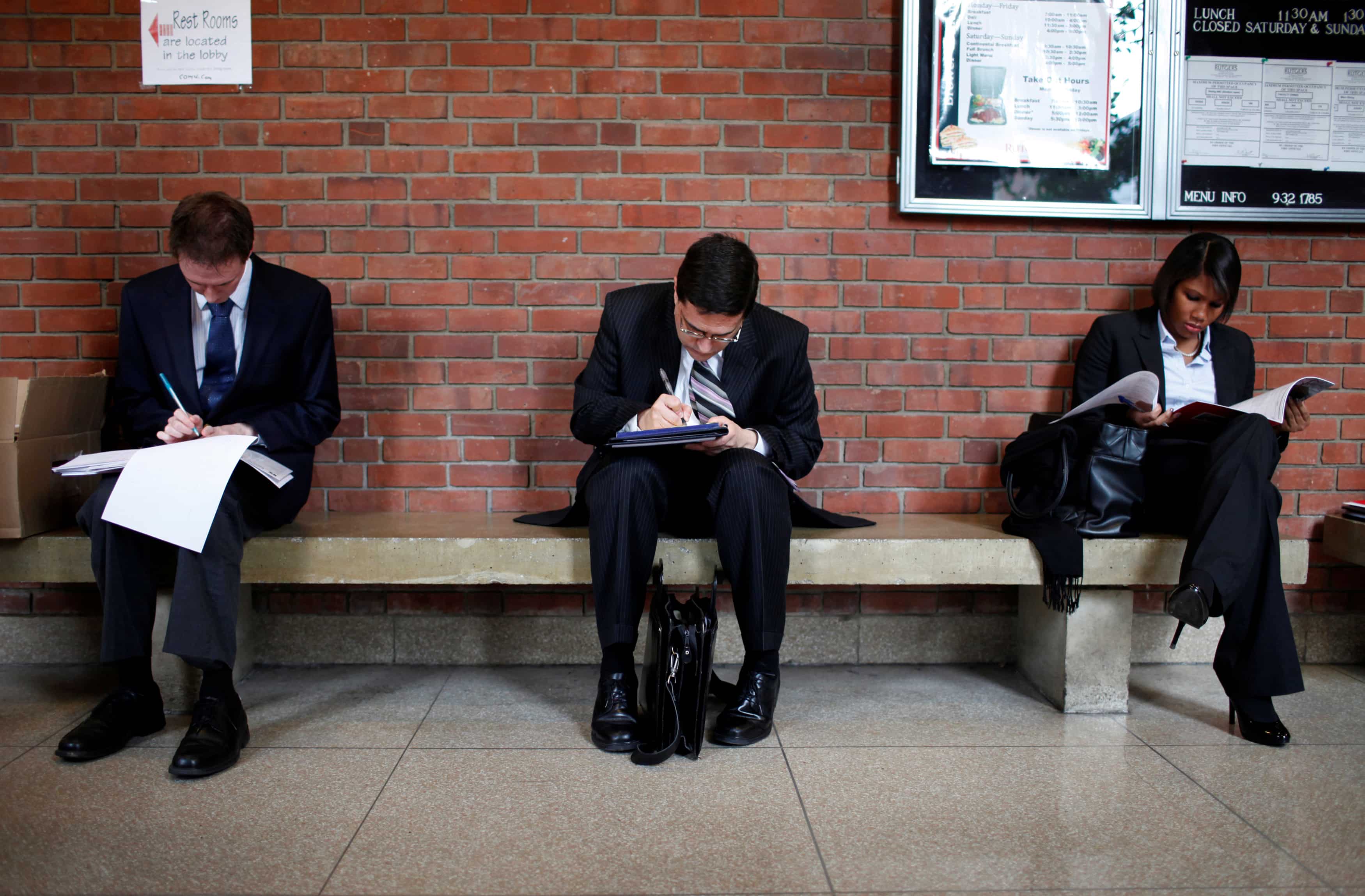 US weekly jobless claims increase more than expected