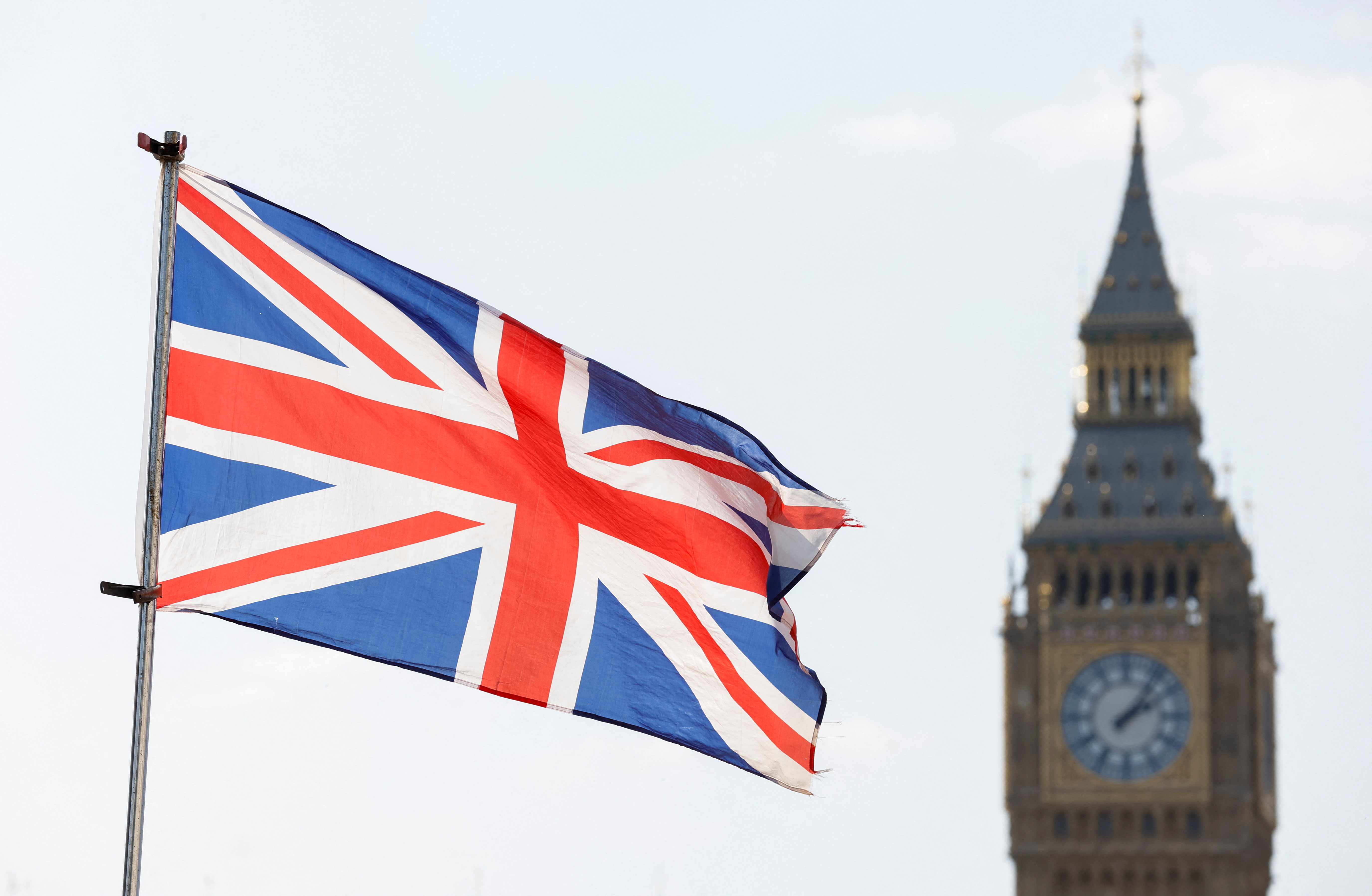 UK exits recession with fastest growth in nearly three years