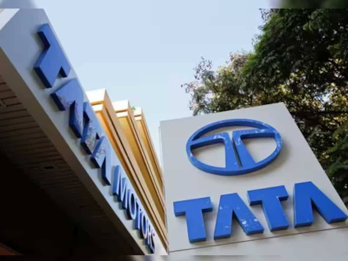 Tata Motors shares slump up to 7% despite Q4 PAT climbing 222% YoY; should you buy, sell or hold it?