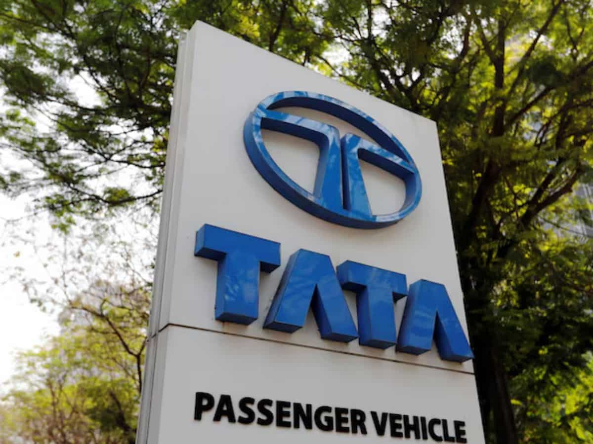 Tata Motors shares: Buy, sell or hold?