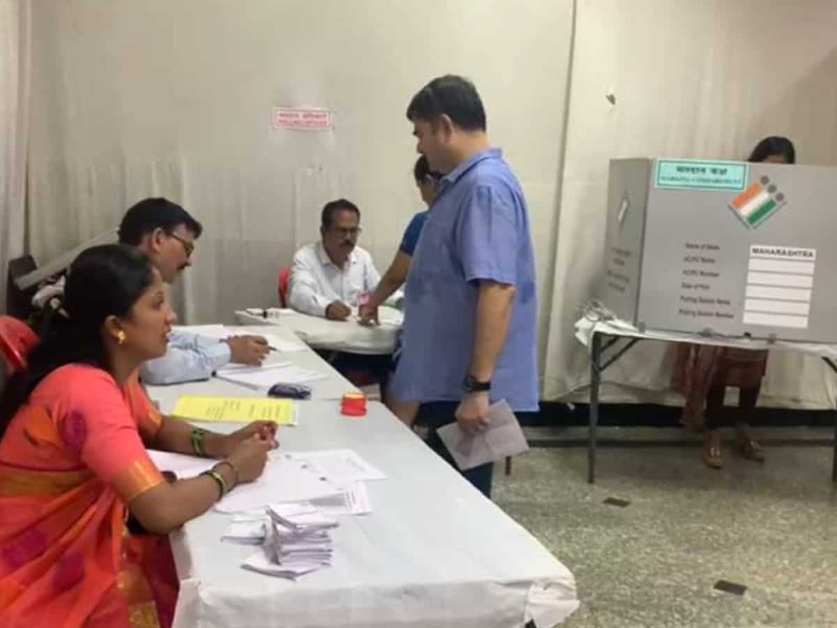 15.93% turnout till 11 am in Maharashtra; CM Shinde, Uddhav, Raj Thackeray cast vote
