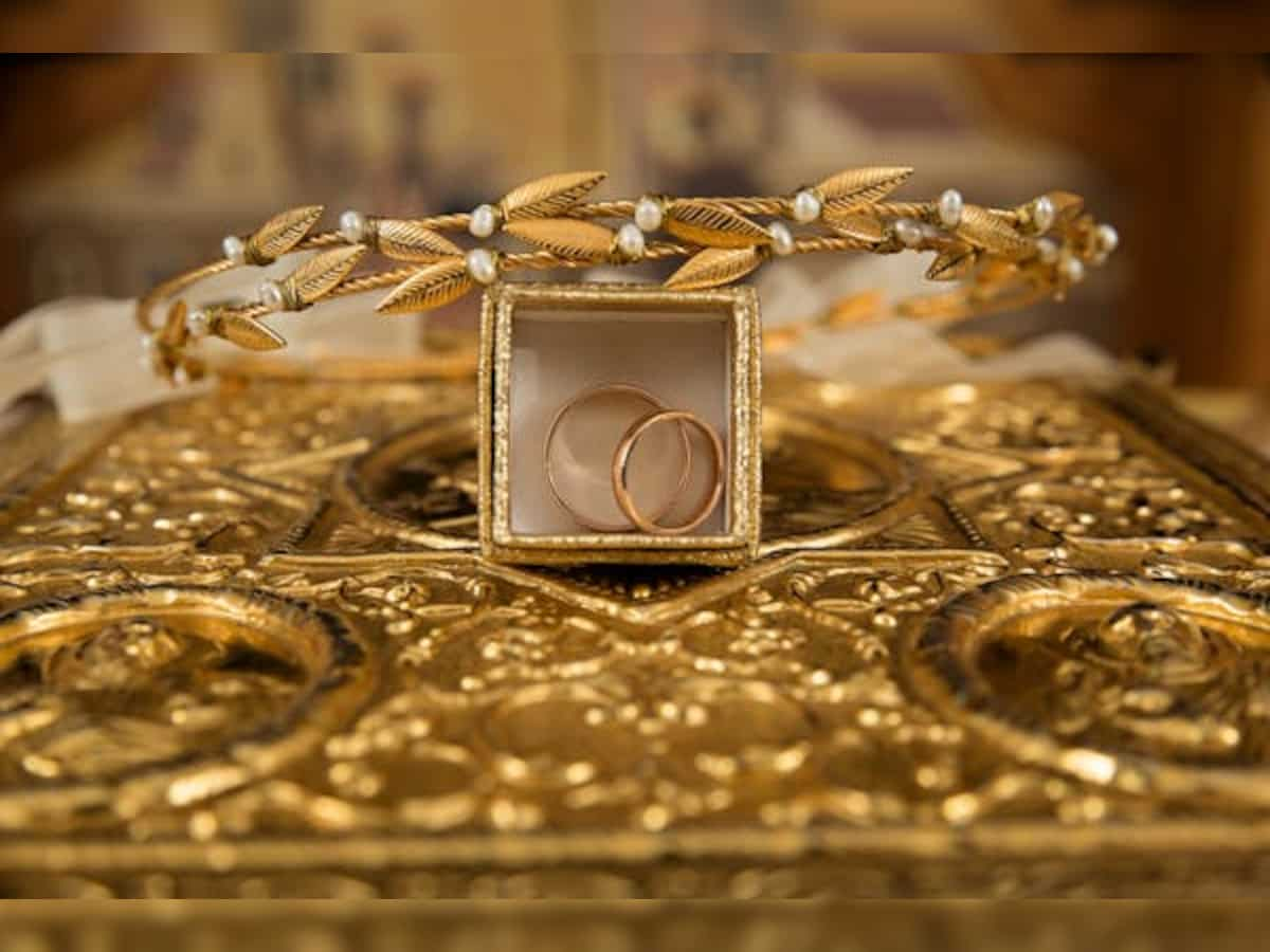 Plain gold jewellery exports skyrocket by 27.45% to $342.27 million in April 2024