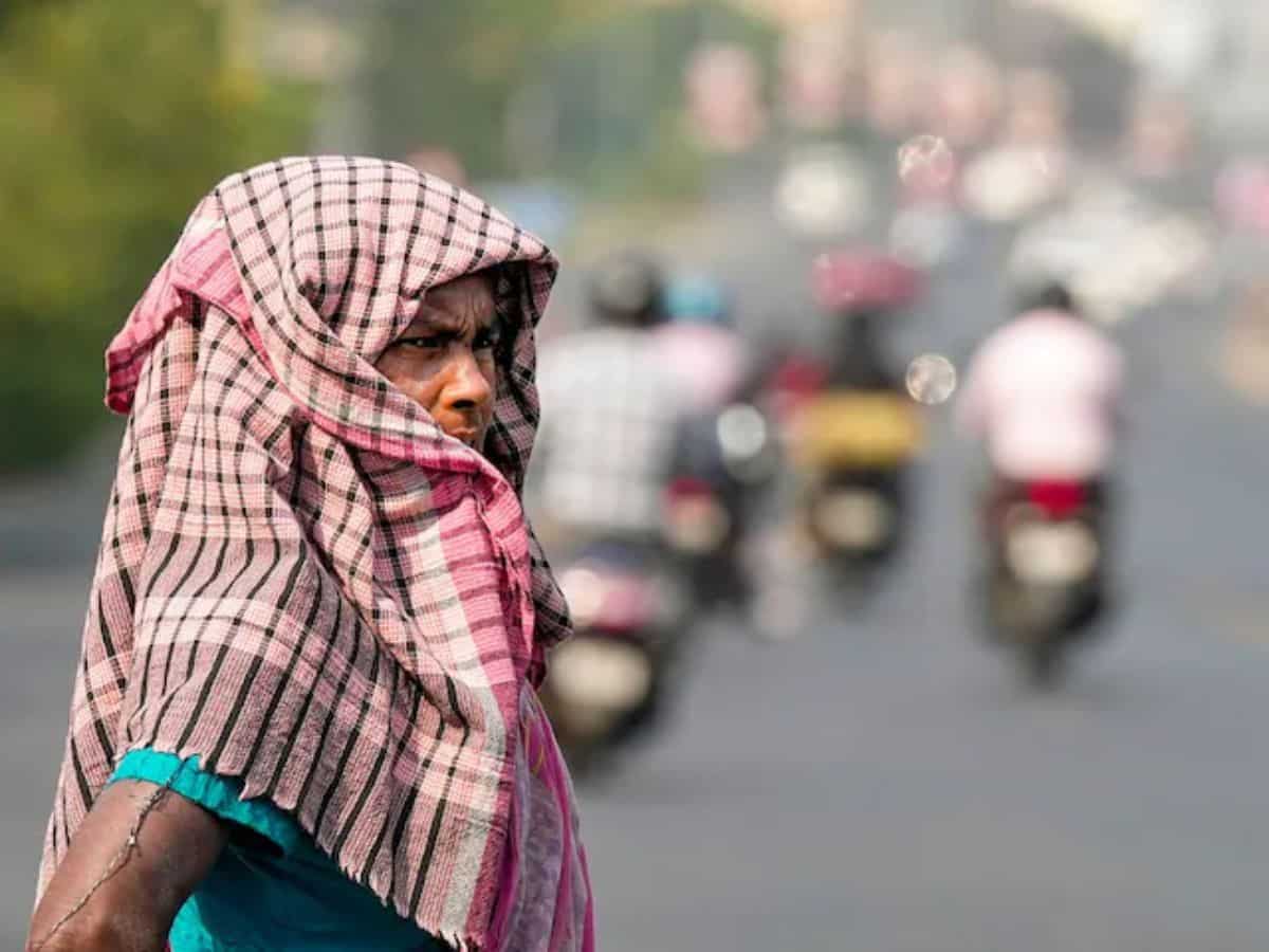 Heatwave to severe heatwave conditions, strong surface winds likely in Delhi