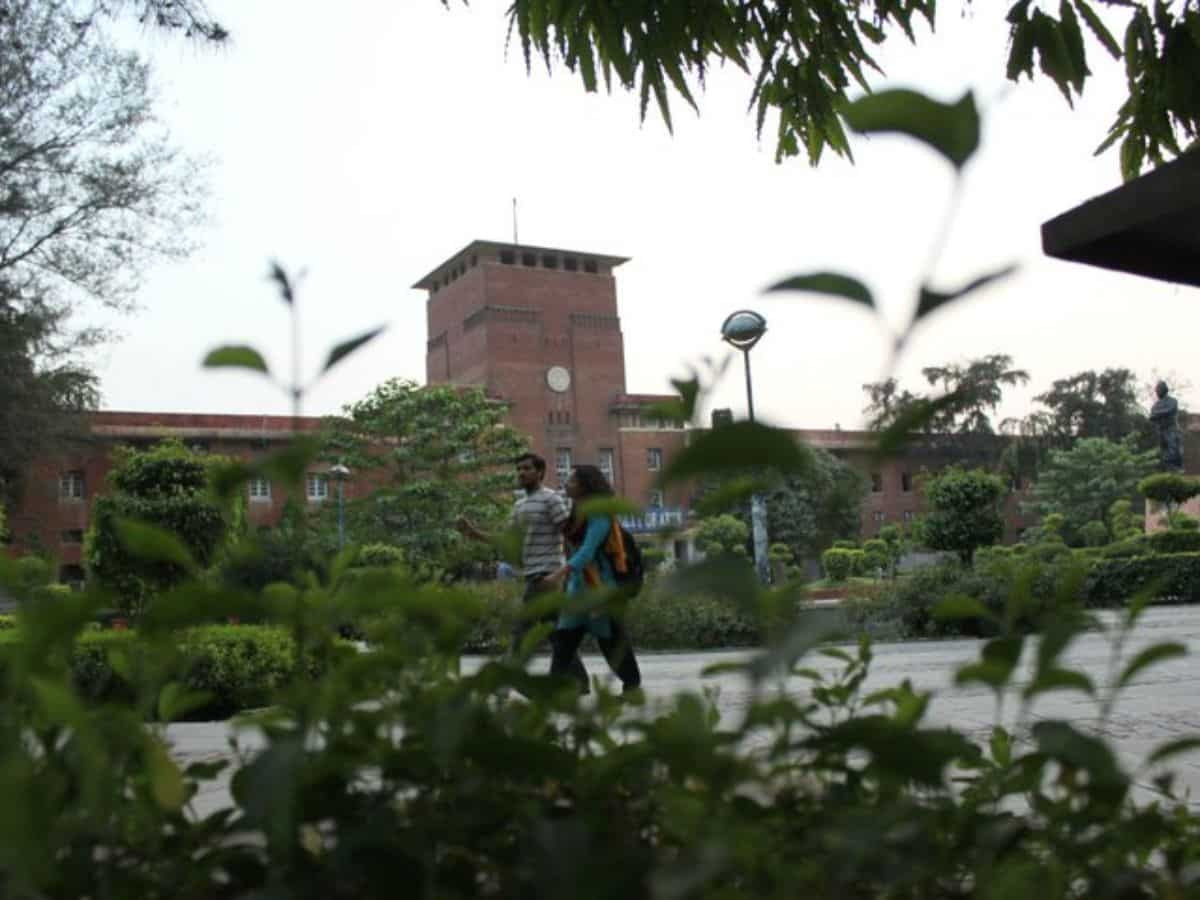 DU begins admissions for new academic session, introduces single girl child quota across courses