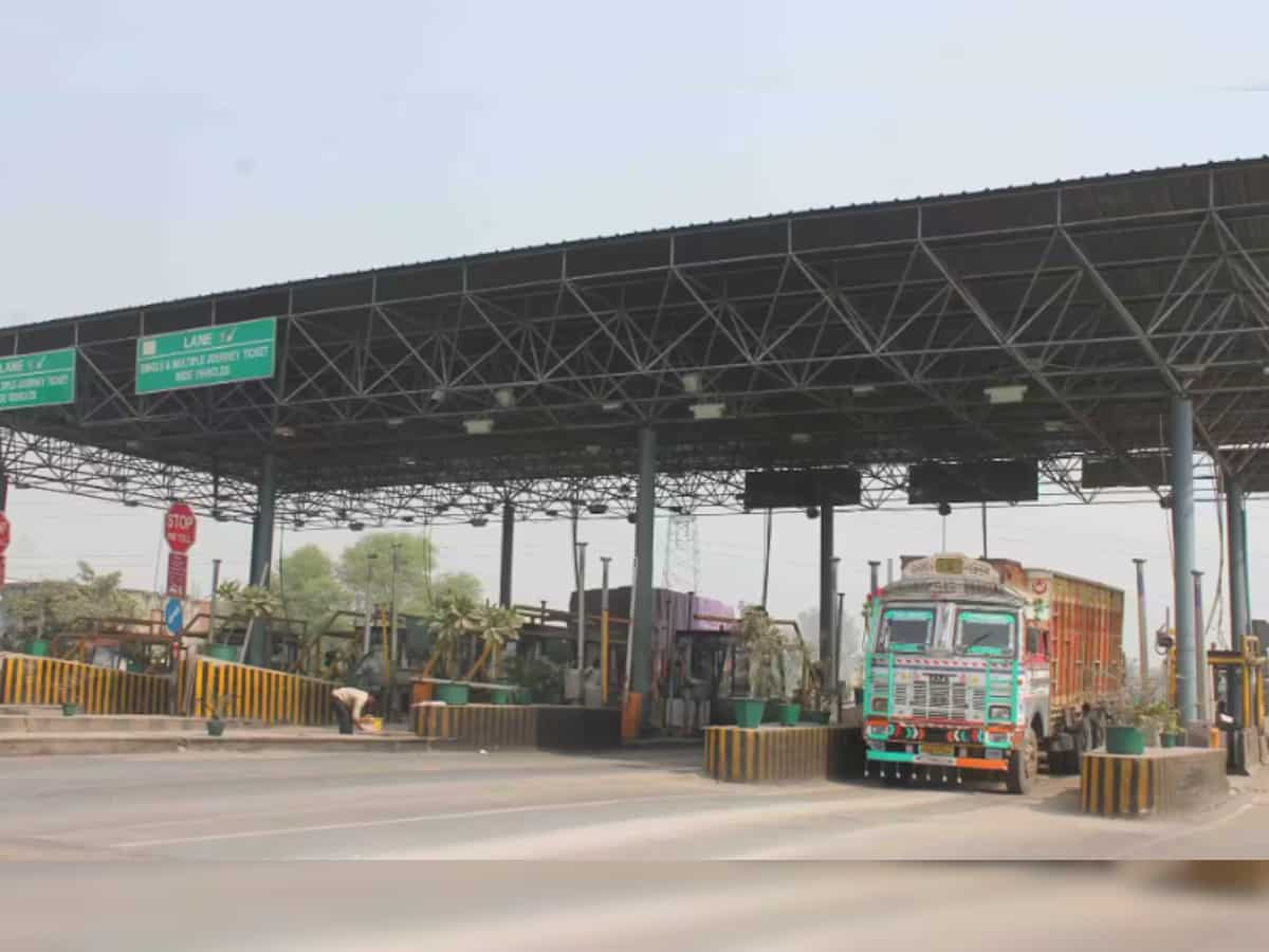 Gurugram: Hero Honda flyover found damaged, NHAI closes one lane as precautionary measure