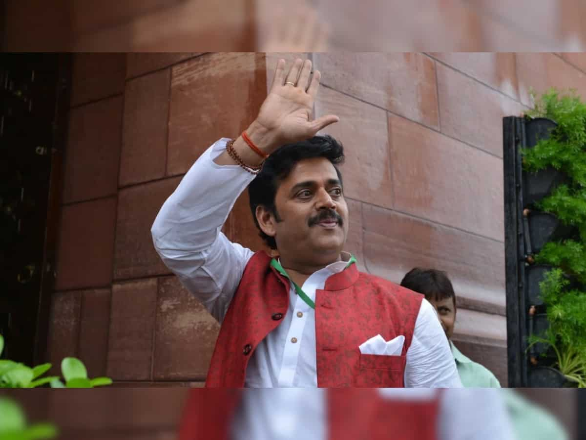 Lok Sabha Election Results 2024: Bhojpuri star Ravi Kishan leads, Dinesh Lal Yadav Nirahua & Pawan Singh trail behind