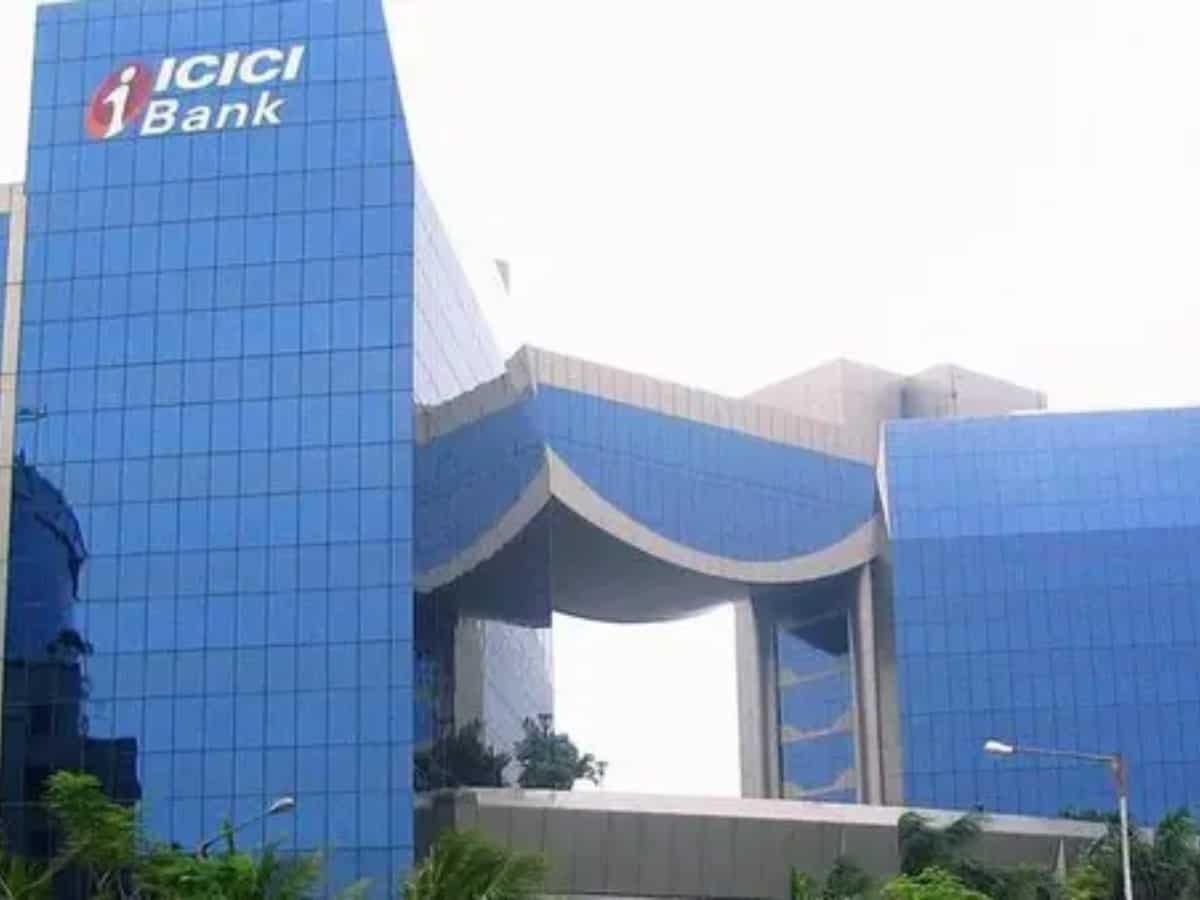 SEBI warns ICICI Bank for "inappropriate" ICICI Securities delisting outreach