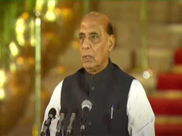 Rajnath Singh takes oath as union minister 