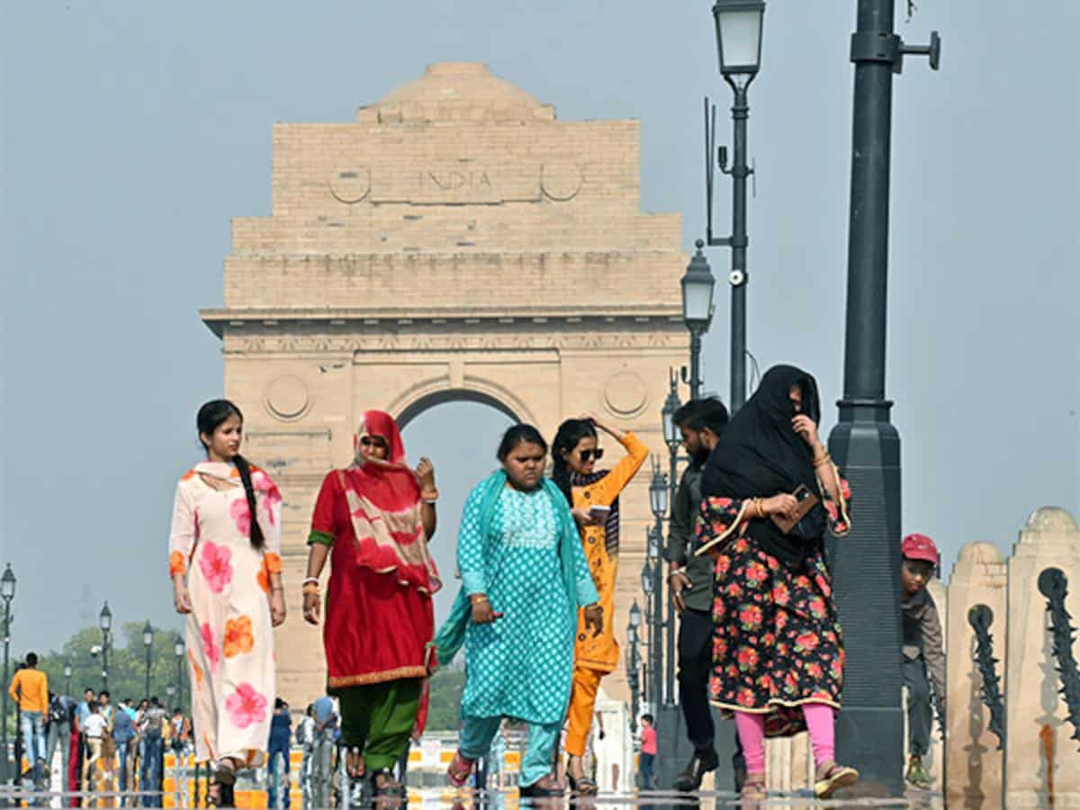 Delhi weather update: City records minimum temp of 28 degree celsius, heat wave likely 