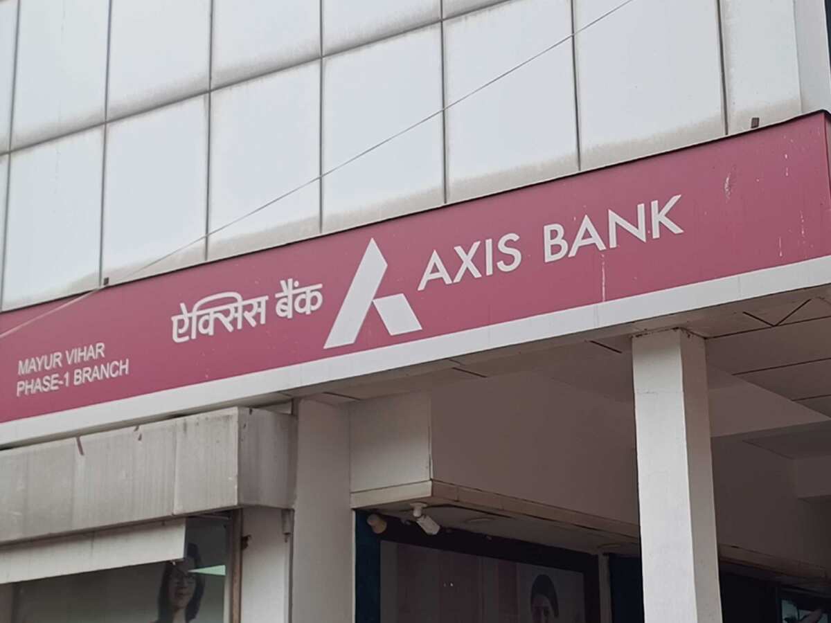 Should you buy Axis Bank shares today?