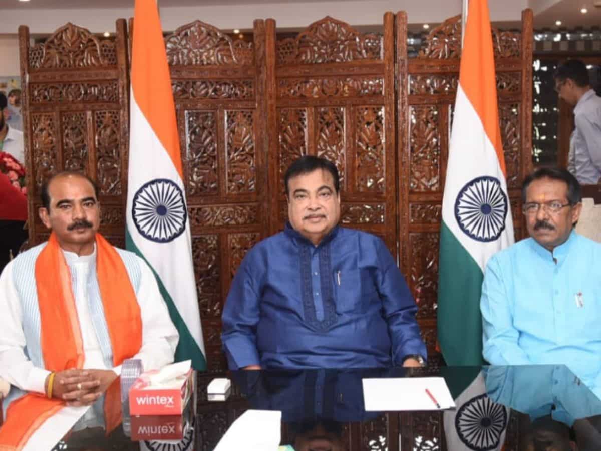 Nitin Gadkari takes charge as Union Minister of Road Transport and Highways