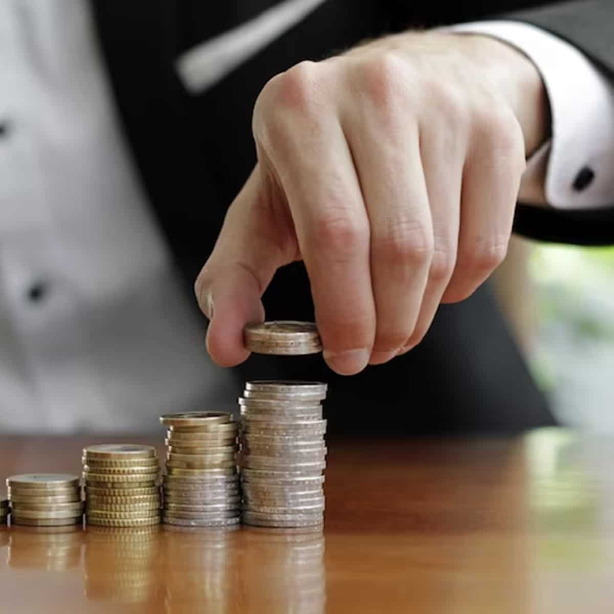 Know Your Post Office Interest Rate: See how fast your Rs 1 lakh investment grows in these 3 guaranteed income certificate schemes