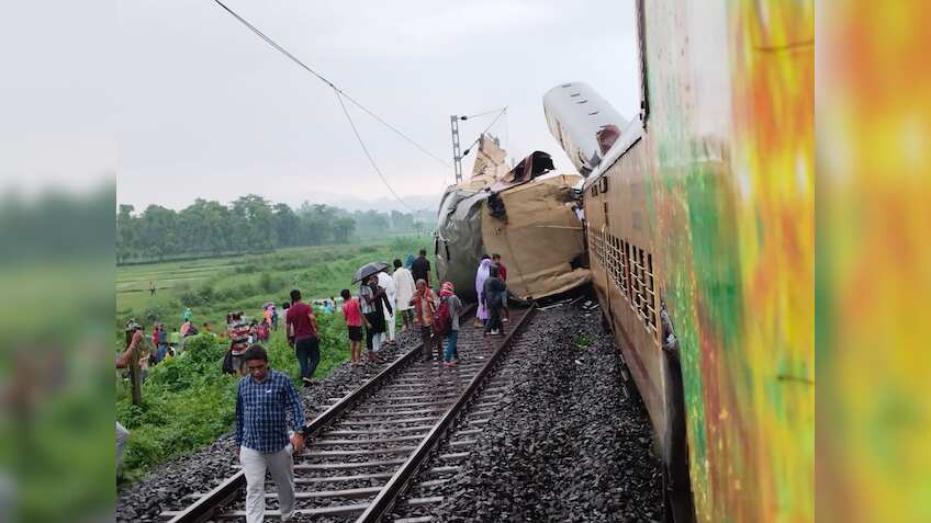 Kanchanjunga Express Accident: Railway Minister announces Rs 10 lakh compensation, death count rises to 15