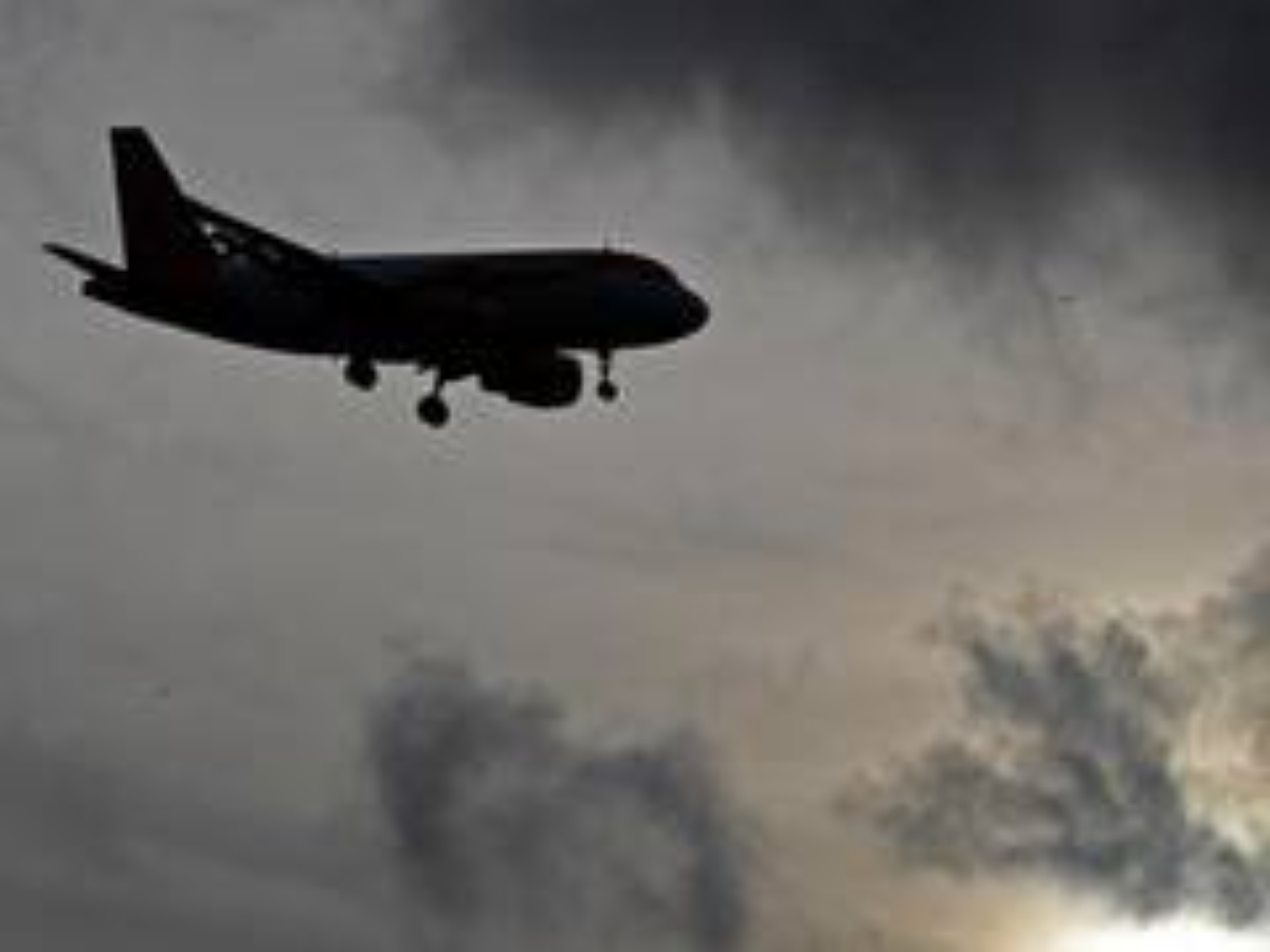 ixigo extends ties with PhonePe to offer flight, bus booking services