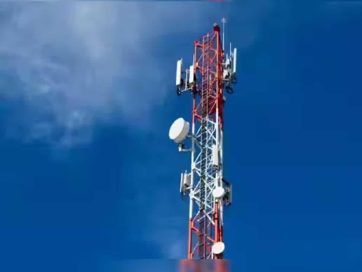 Spectrum auction ends with bids worth Rs 11,000 crore 