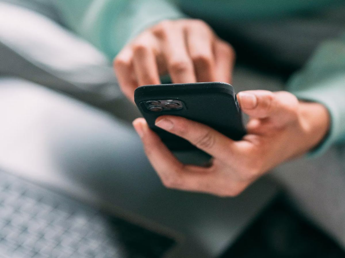 Bharti Airtel, Bharti Hexacom shares trade mixed on D-Street—check out details