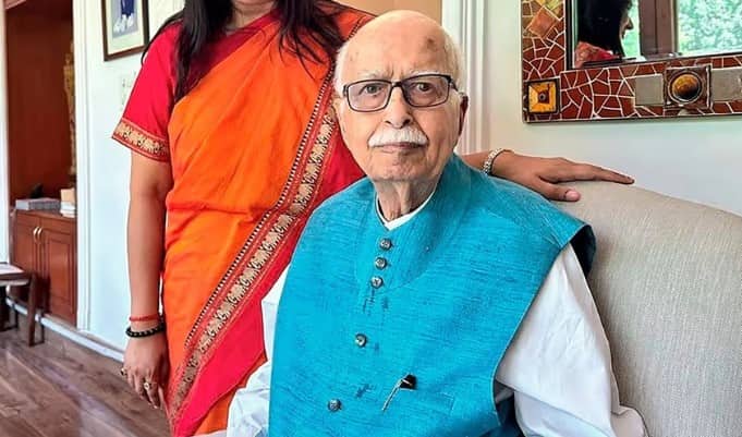 L K Advani discharged from AIIMS